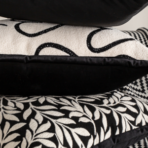 45*45Cm Heart Triangle Elegant Two-Piece Ins-Style Jacquard Pillow Covers - Black &Amp; White Sofa Decor - Image 2